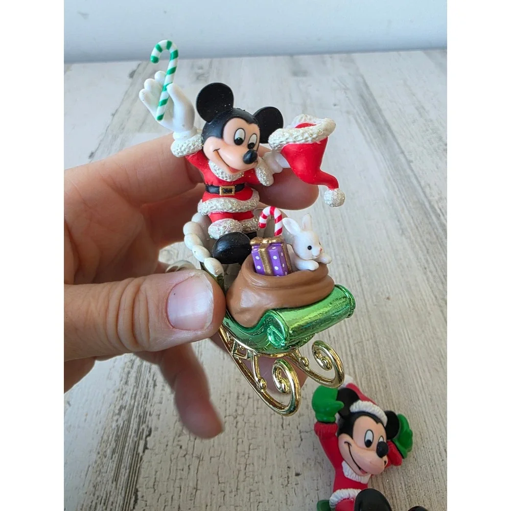 Vintage enesco Mickey‎ Santa sleigh sledding ornament Xmas tree